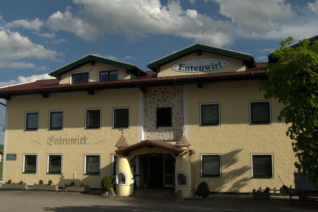 Landgasthof Entenwirt Tarsdorf Buitenkant foto